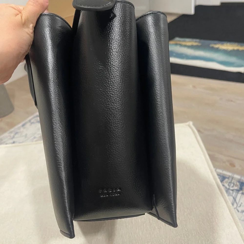 Freja New York Paloma Tote 13 – Black
Retail $368 | Excellent Condition - Picture 4 of 14